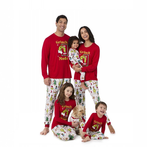 Vente en gros d'usine : Nouveaux pyjamas de Noël assortis parent-enfant, ensemble de vêtements de maison pour la famille avec imprimé lettres et dessins animés - Product Image 1