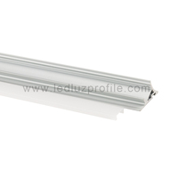 Profilé en aluminium à montage en surface ALP099 avec diffuseur en polycarbonate pour armoire