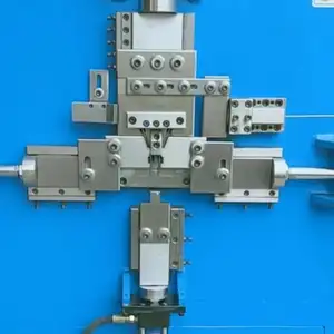 Hidrolik Metal tel delme deliği toka yapma makinesi