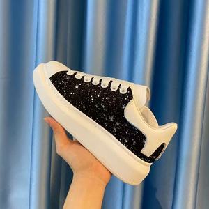 Chaussures de course de luxe à plateforme avec diamants, baskets McQueenes à lacets noires et épaisses pour hommes et femmes - Product Image 3