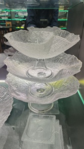 Bol à fruits en verre texturé de 9,5 pouces / 11 pouces / 11,8 pouces avec piédestal et bord festonné, pour servir des collations et des fruits sur la table à manger, pour la cuisine - Product Image 2