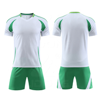 Maillot de football personnalisable en polyester respirant à séchage rapide multicolore pour l'entraînement de football