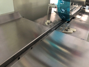 <span class=keywords><strong>Sac</strong></span> à débit à grande vitesse, petit oreiller de sucette douce et dure, petite Machine d'emballage, Machine d'emballage horizontale de bonbons - Product Image 2