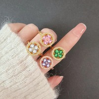 Anillo Abierto CZ Pave Dazzling Sunflower para Mujer, Chapado en Oro de 18K, de Latón, Ajustable, con Banda en Espiral y Pétalos, Joyería de Moda Chic y Llamativa