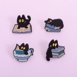 Spille in Metallo all'Ingrosso a Forma di <span class=keywords><strong>Gatto</strong></span> Nero, Serie <span class=keywords><strong>Gatto</strong></span> Cartoon, Spille Decorative in Metallo a Forma di Libro con <span class=keywords><strong>Gatto</strong></span> Carino - Product Image 2