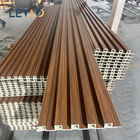 Nouveau Design Luxe Panneaux Muraux Intérieurs Décoratifs en Composite, Placage Bois Massif, Étanches, Rainurés, WPC, pour Plafond