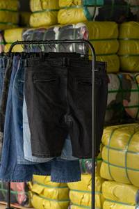 MS03 Shorts d'été pour hommes d'occasion de bonne qualité, en coton mélangé, shorts de plage, shorts de sport et shorts en jean, vente en balles - Product Image 3