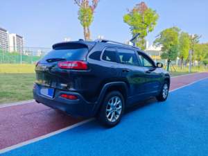 <span class=keywords><strong>2014</strong></span> <span class=keywords><strong>Jeep</strong></span> <span class=keywords><strong>Cherokee</strong></span> a trazione anteriore SUV 2.4L cambio automatico in pelle sedili apribile panoramico R18 pneumatici guida a sinistra - Product Image 6