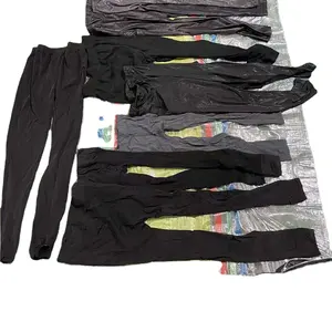Clasificación de pantalones largos de carga para adultos usados de grado A en fardos Reino Unido Ropa usada Pantalones vaqueros para hombres
