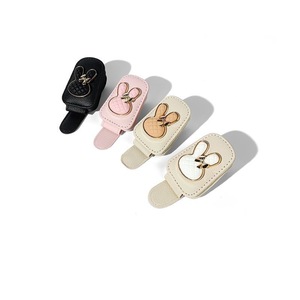 Cartoon konijnen auto brilhouder creatieve autohouder brilhouder auto zonneklep zonnebril kaartclip voor vrouwen - Product Image 5