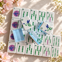 Jeu de tuiles de mahjong américain personnalisé, 3 couches, dos transparent bleu glace, design coloré d'oiseaux, de dragons et de bambous, tuiles de jeu de mahjong
