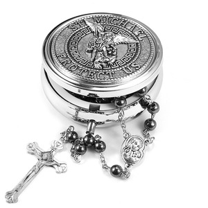 Collier de prière catholique avec perles d'hématite noire, croix de la Vierge Marie et de Saint Benoît, avec boîte cadeau - Product Image 1