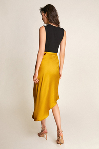 2023 printemps gros femmes doré haute fendue boutons asymétriques côté Satin jupes mi-longues - Product Image 3