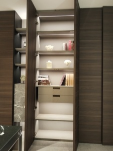 Bibliothèque multifonctionnelle, armoire de rangement murale au design moderne avec porte modélisée, meubles de salon personnalisés - Product Image 2