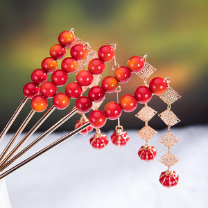 Épingle à cheveux longue à pompon en hawthorn confit, accessoire festif rouge pour Hanfu pour le Nouvel An chinois, épingle à cheveux de style chinois, nunchakus - Product Image 1