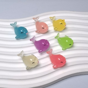 Nuevos y Populares, 100 Piezas/Bolsa, Mini Ballenas <span class=keywords><strong>Luminosas</strong></span> de Resina, Animales Marinos en Miniatura 3D de 22*26MM, Adornos Colgantes para Manualidades y Decoración - Product Image 2