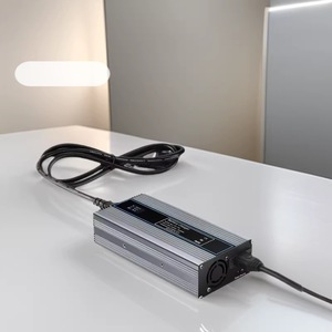 เครื่องชาร์จแบตเตอรี่ 60V 72V 700W 72V 10A แบบเสียบปลั๊กสำหรับจักรยานไฟฟ้า รองรับแรงดันไฟฟ้าขาเข้า 100-240V - Product Image 1