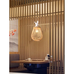 โคมไฟห้อยเพดานทรงนกสไตล์นอร์ดิกโมเดิร์นมินิมอล ทำจากไม้ไผ่สาน ขั้วหลอด E27 ประหยัดพลังงาน หลอดไฟ LED หัวเดียว เหมาะสำหรับร้านอาหาร ห้องน้ำชา โรงแรม - Product Image 1