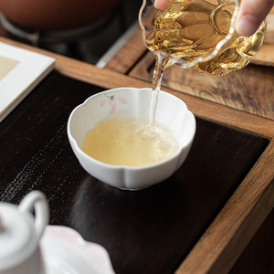 Taza de Té de Cerámica Guanlan, Taza Maestra de Seis Pétalos, Pintada a Mano con Orquídeas Rosas, Juego de Té Kung Fu de Porcelana, Estilo Tradicional Chino - Product Image 3