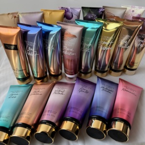 Nueva Loción Corporal Perfumada Floral de 236 ml de Larga Duración, Loción Corporal Perfumada <span class=keywords><strong>Victoria</strong></span>'s <span class=keywords><strong>Secret</strong></span>, <span class=keywords><strong>Perfume</strong></span> Original de Marca para Mujer, Venta al por Mayor - Product Image 1