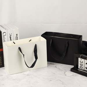 Sacs d'emballage pour montres et bijoux en papier blanc de luxe avec logo personnalisé USM, avec poignée en ruban, imprimés en UV en relief, recyclables - Product Image 5