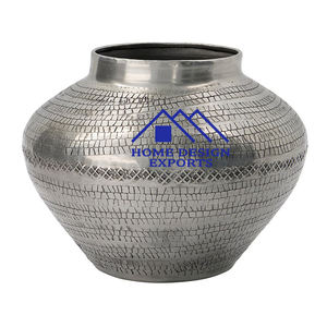 Nouveau design Pots de fleurs en aluminium gaufré nickelé Vases pour la décoration de table Décor de bureau Fleur de poterie unique - Product Image 1
