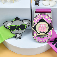 Médaille personnalisée découpée sur mesure en émail souple, motif animal de dessin animé, pour ultra-marathon, course à pied, souvenir, avec ruban imprimé et cordon.