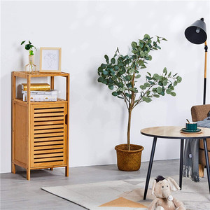 Mobiletto da Bagno Autoportante, Piccolo Armadietto in Bambù, Organizzatore con 4 Ripiani e Porta Singola, Tavolino Laterale per Divano - Product Image 5