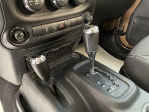 <span class=keywords><strong>Jeep</strong></span> Wrangler Unlimited <span class=keywords><strong>Rubicon</strong></span> AWD SUV Turbo <span class=keywords><strong>2015</strong></span>, Bajo Kilometraje, Caja de Cambios Automática, Volante a la Izquierda, Color Oscuro, Funcionando con Gasolina - Product Image 6