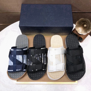 Nouvelle Collection Été 2025 : Sandales et Claquettes de Luxe pour Couples – Sandales Décontractées Femme et Homme, Chaussures Plates de Créateur pour l'Extérieur - Product Image 6