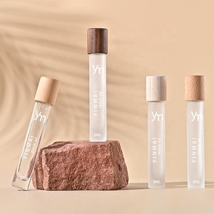 8ml Rỗng Frosted Glass Lăn chai nước hoa tinh dầu cuộn trên chai với Walnut cap - Product Image 2