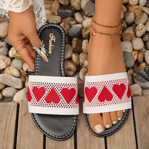 Nouvelles sandales d'été pour femmes, tissées à motif cœur, plates, pour la plage et les voyages, grandes tailles - Product Image 1