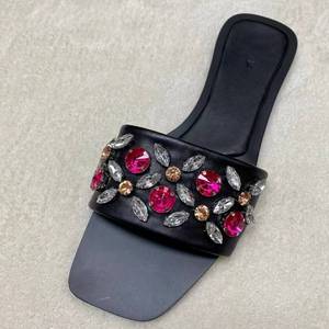 Babouches Femme Confortables et Antidérapantes avec Strass Colorés, Sandales Plates Fantaisie d'Été pour l'Extérieur - Product Image 6