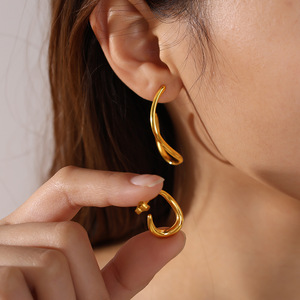 Pendientes de Aro Geométricos de Forma Irregular en Oro, Plata y Acero Inoxidable para Uso Diario Unisex - Product Image 4