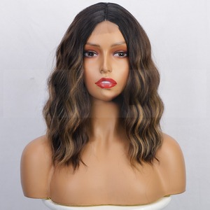 Parrucca anteriore in pizzo marrone <span class=keywords><strong>chiaro</strong></span> da <span class=keywords><strong>donna</strong></span> europea e americana <span class=keywords><strong>capelli</strong></span> corti ricci con increspatura d'acqua e piccoli lacci di pizzo - Product Image 6