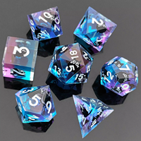 Set dadu Resin DND inti cair polihedral dadu kucing hadiah permainan peran tema warna tepi tajam cantik