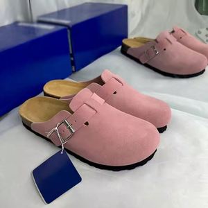 Wholesale Comfortable Casual <b>Shoes</b> in Stock slippers for Men's and Women's From the Popular Designer Genuine Leather Flat <b>Shoes</b> - Product Image 3