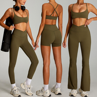 Ensemble de yoga 3 pièces ultra-extensible, respirant, léger et à séchage rapide, avec pantalon évasé et short, idéal pour la gym et la course à pied