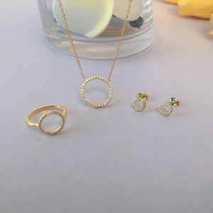 Collar Dylam con Colgante de Zirconia 5A, Diseño Metálico, Estilo Romántico, Chapado en Oro de 18K, para Bodas - Product Image 2