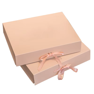 Faible MOQ, stock disponible pour livraison rapide, boîte cadeau de luxe personnalisée avec fermeture magnétique et ruban pour robe de fille, idéale pour les petites entreprises - Product Image 1