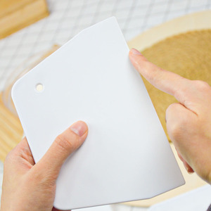 Spatule en plastique semi-circulaire de qualité alimentaire non toxique pour la pâtisserie - Product Image 2