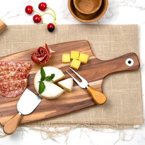 Planche à découper en bois d'acacia avec poignée, rectangulaire, en bois massif, pour la cuisine - Product Image 3