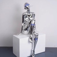 Lámpara de Pie Decorativa de Diseño Contemporáneo con Figura de Mujer Robot Mand Kaws en Cromo Azul Claro, 2024