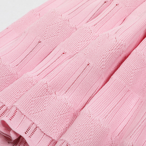 Miniabito in maglia da donna semplice con vita naturale, plissettato, a balze, scollo rotondo, senza maniche, lavorazione traforata, tinta unita, modello 2026 - Product Image 6