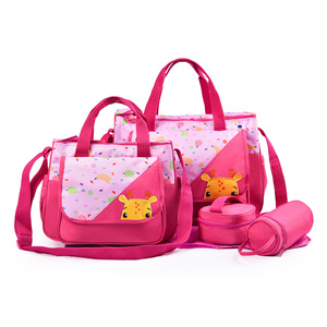 Ensemble <span class=keywords><strong>complet</strong></span> de <span class=keywords><strong>sac</strong></span> à couches avec 5 pièces, y compris un <span class=keywords><strong>sac</strong></span> fourre-tout, un matelas à <span class=keywords><strong>langer</strong></span> et une pochette isotherme pour biberons - Product Image 3