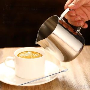<span class=keywords><strong>Pichet</strong></span> à mousse de lait en acier inoxydable 350 ml/12 oz avec poignée ergonomique pour café, <span class=keywords><strong>cappuccino</strong></span>, latte art, usage barista - Product Image 3