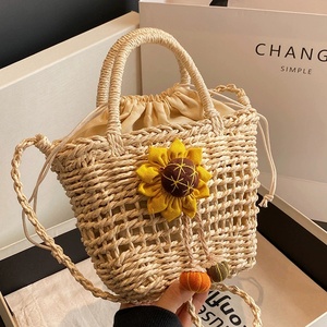 Elegante <span class=keywords><strong>Borsa</strong></span> a Secchiello in Paglia per Donne |   <span class=keywords><strong>Borsa</strong></span> da Spiaggia Intrecciata per Vacanze Estive |   <span class=keywords><strong>Borsa</strong></span> a <span class=keywords><strong>Tracolla</strong></span> Boho |   Nuovo Arrivo 2026 - Product Image 6