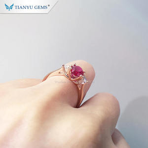 Tianyu Gems 5x7mm 1,4ct Ovaler Labor-Rubin Ring Maßgefertigt 18k 14K Roségold Damen Hochzeit Verlobung 3-Stein-Ringe Vintage-Schmuck - Product Image 3