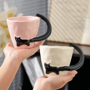 Tasse à petit-déjeuner créative et mignonne, tasse en céramique personnalisée et simple avec un chat noir comme souvenir, tasse à boire mignonne et amusante - Product Image 5
