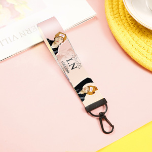 Cordon de téléphone portable en polyester imprimé sérigraphié avec nom du groupe KPOP <span class=keywords><strong>Stray</strong></span> <span class=keywords><strong>Kids</strong></span> <span class=keywords><strong>MANIAC</strong></span>, couleur PMS, cadeau promotionnel en gros - Product Image 6